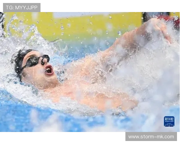 亨特·阿姆斯特朗仰泳强势表现助力团队夺冠