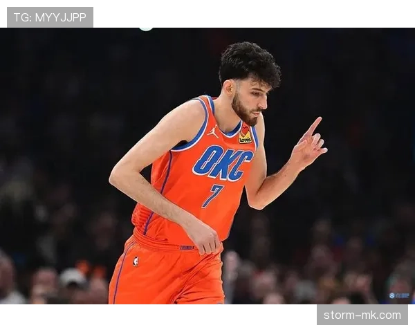 切特·霍姆格伦无球牵制力改变雷霆内线攻防格局