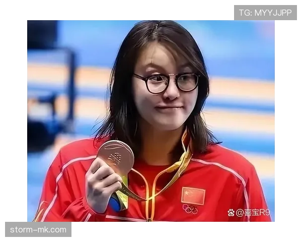 傅园慧又在镜头前翻脸了，这生活和赛场完全两个人啊！